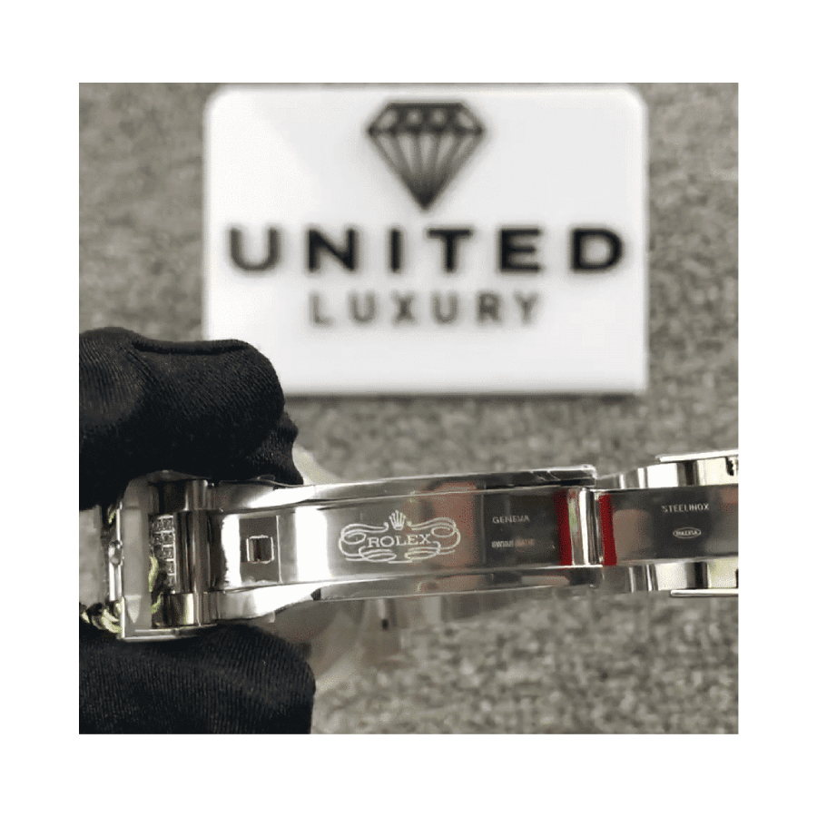 Rolex Submariner 116610LV “Hulk Iced Out” Premium Replica 1:1 - Image 4